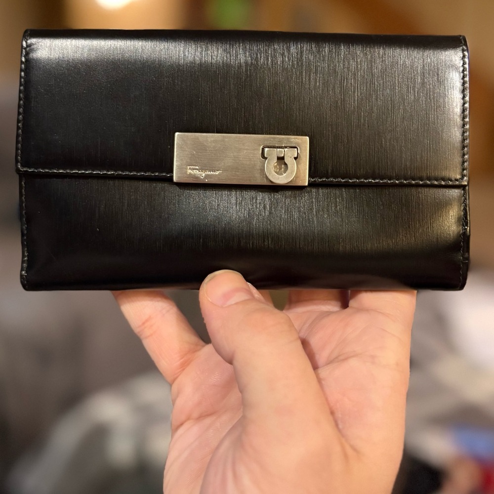 Salvatore Ferragamo Gancini Logo Continental Black Leather Long Wallet - Picture 13 of 13